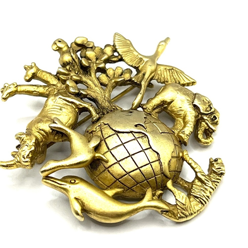 Planet Earth Brooch Animal Wildlife Tree of Life Gold Tone